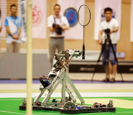 爱游戏（ayx）中国官方网站全向轮助阵全国大学生机器人赛-2.jpg