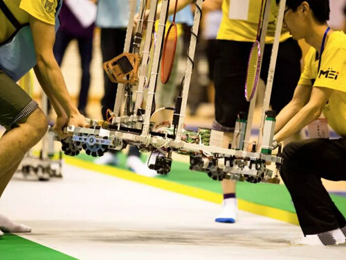 爱游戏（ayx）中国官方网站全向轮助阵全国大学生机器人赛-3.jpg